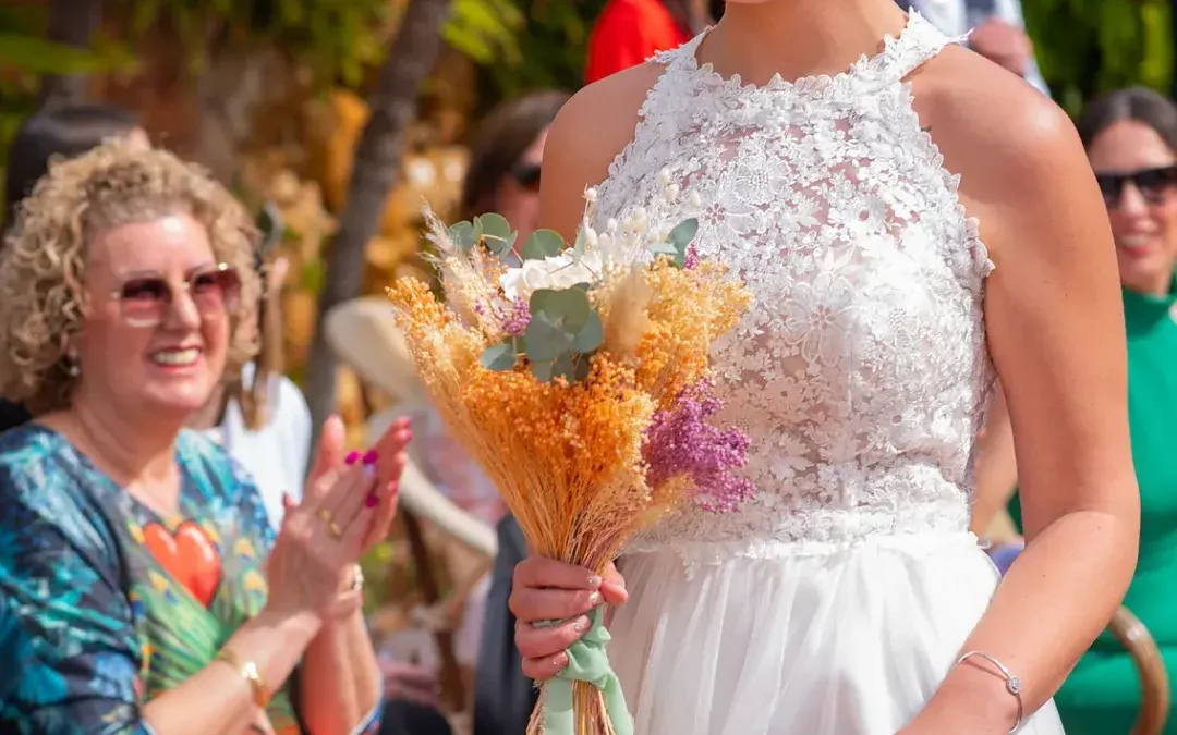 El clima de mayo: aliado o desafío para tu vestido de novia