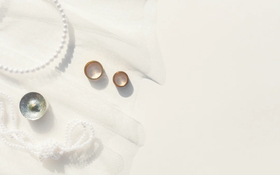 Cómo combinar tu vestido de novia con joyas sin recargar el look