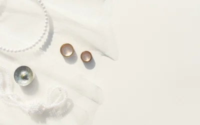 Cómo combinar tu vestido de novia con joyas sin recargar el look