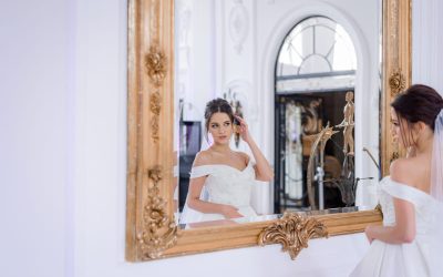 El efecto espejo: por qué nos vemos distintas al probarnos un vestido